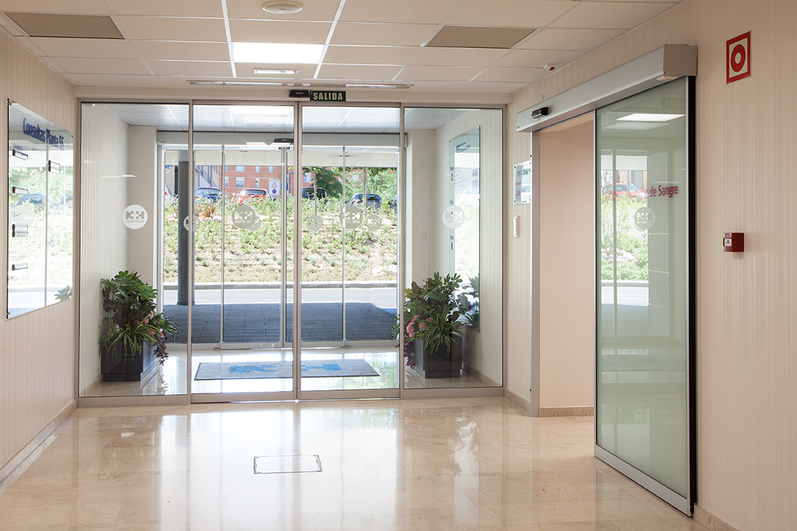 SERVEIS - PER A TU - AP3 - Portes automàtiques